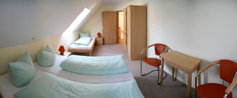 Gurkenfass Schlafzimmer im Obergeschoss